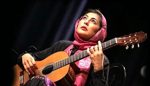 اجرای قطعه مازندرانی "عزیز جون ( در اِنه جان )" توسط لیلی افشار