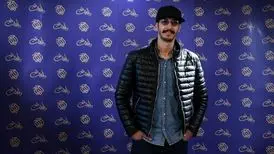 (عکس) ستاره سینمای ایران با پیراهن شماره ۴ استقلال
