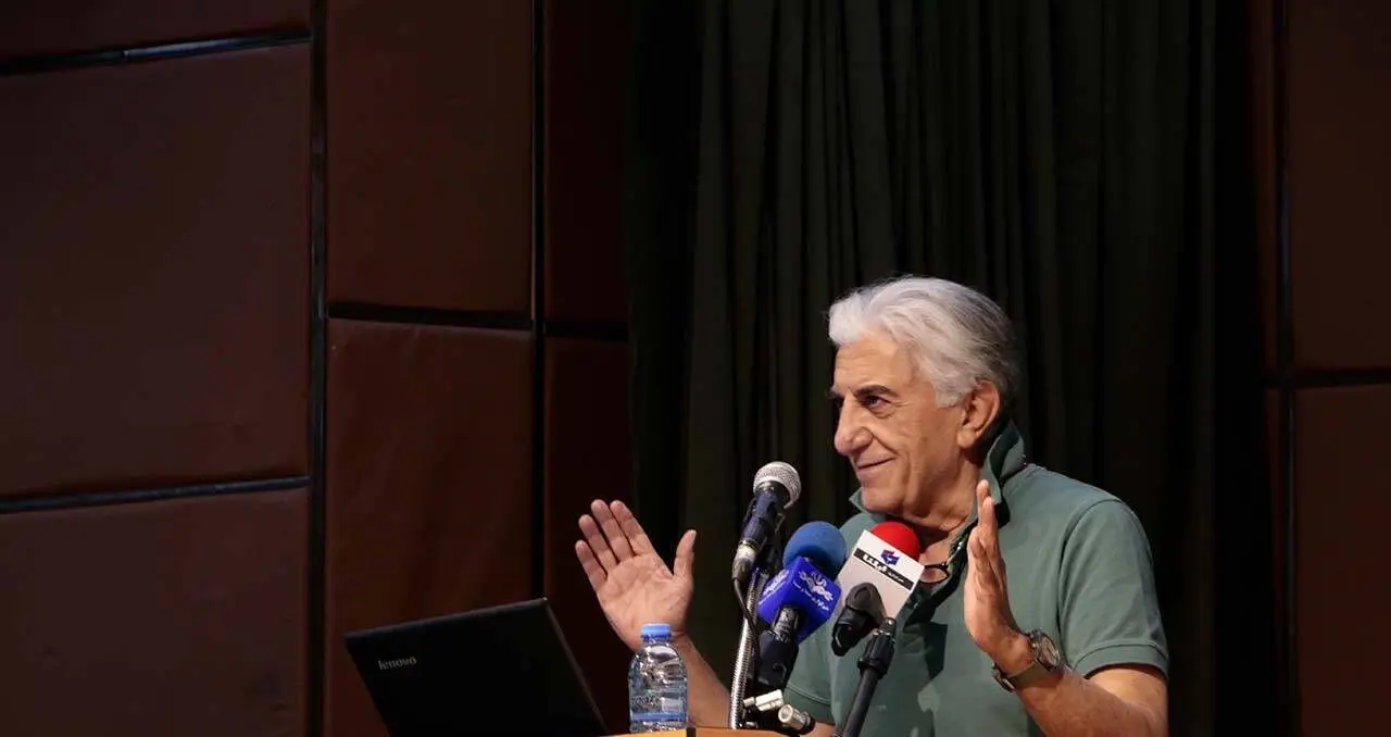 گفت‌وگو با رضا کیانیان درباره‌ی شکاف میان دولت و اهل فرهنگ: از بالا ترمیم شود
