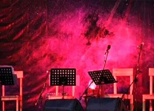 بی‌احترامی آشکار به مردم در سالن کنسرت