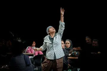 سیما تیرانداز چطور کولبر شد؟/ تئاتری که درد ندارد، باید تعطیل شود
