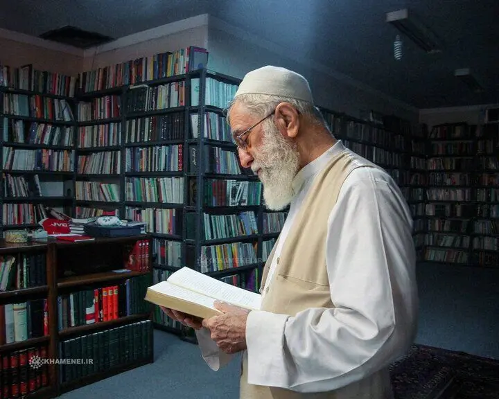 روایت حسن خجسته از کتابخانه رهبر شهید انقلاب
