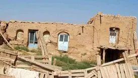 تخریب تدریجی یک روستای تاریخی دوران قاجار
