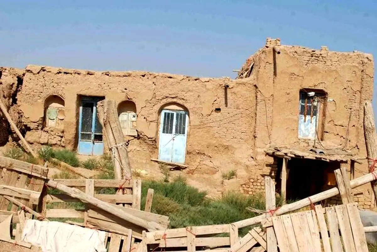 تخریب تدریجی یک روستای تاریخی دوران قاجار
