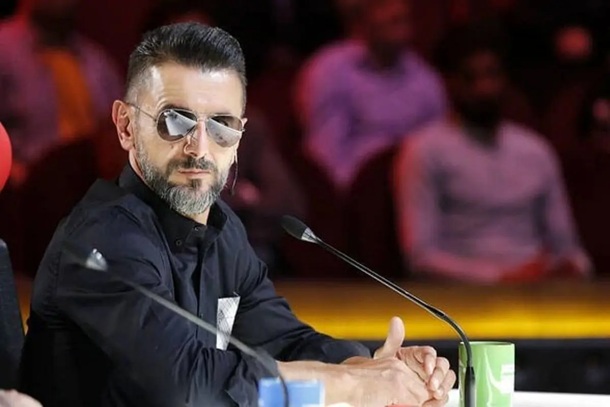 عکسی از انسانیت امین حیایی
