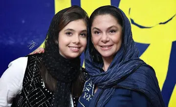 مستانه مهاجر در آغوش دخترش «نفس»/ عکس

