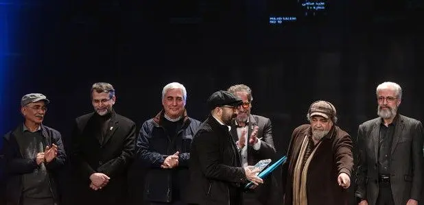 توضیح دبیرخانه«فجر» درباره جوایز برگزیدگان/تعلل از خودروسازان است