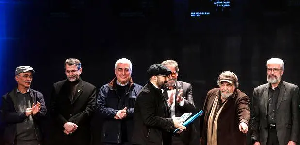 توضیح دبیرخانه«فجر» درباره جوایز برگزیدگان/تعلل از خودروسازان است