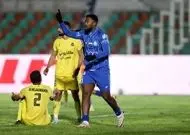 ستاره استقلال مدل یک مجله مد شد