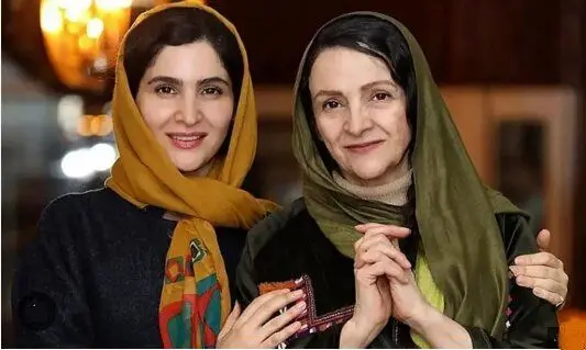 گلاب آدینه و ژاله صامتی با دخترانشان همبازی شدند