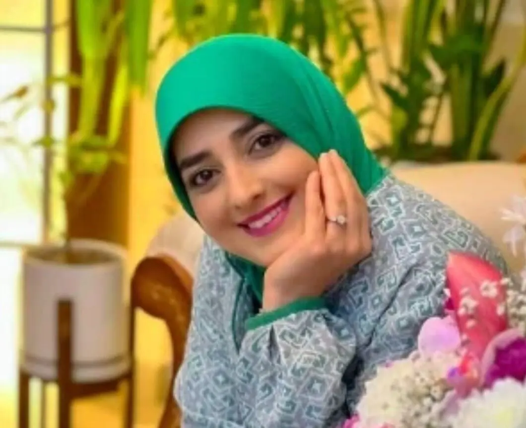 دلخوری و واکنش ستاره سادات قطبی به کامنت‌های سمی درباره بوسیدن پسر همسرش