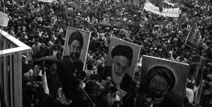 تصاویر دیده نشده از انقلاب در یک «قاب ناب»
