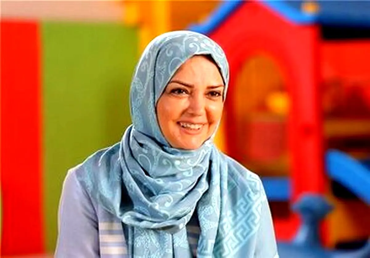 خانم مجری از آگهی بازرگانی تلویزیون سر درآورد
