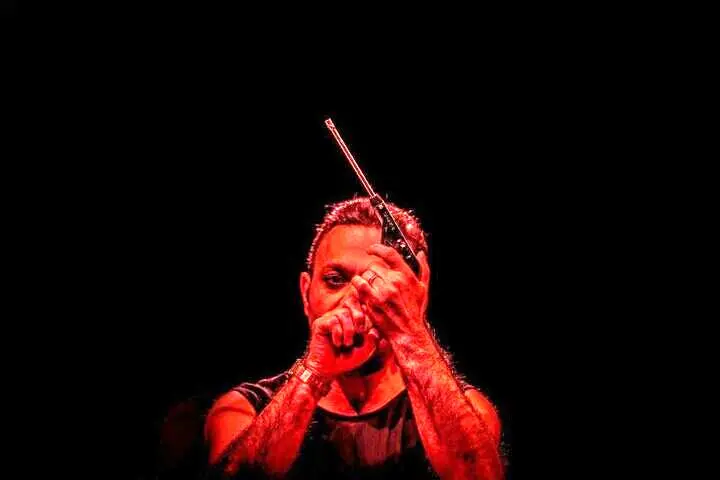 «امشب به صرف بورش و خون» نمایشی که مدیون بازیگران خود است