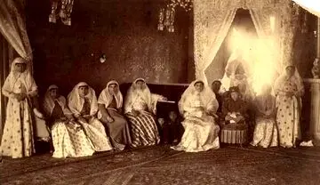 مراسم تحویل سال دربار قاجار از زبان «خانم بالا» همسر صیغه ای ناصرالدین‌شاه / شاه از کدام رفتار زنان حرمسرا شاکی بود؟
