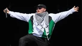 گروه موسیقی ایرلندی از اتهام تروریسم مبرا شد و شعار آزادی فلسطین سرداد
