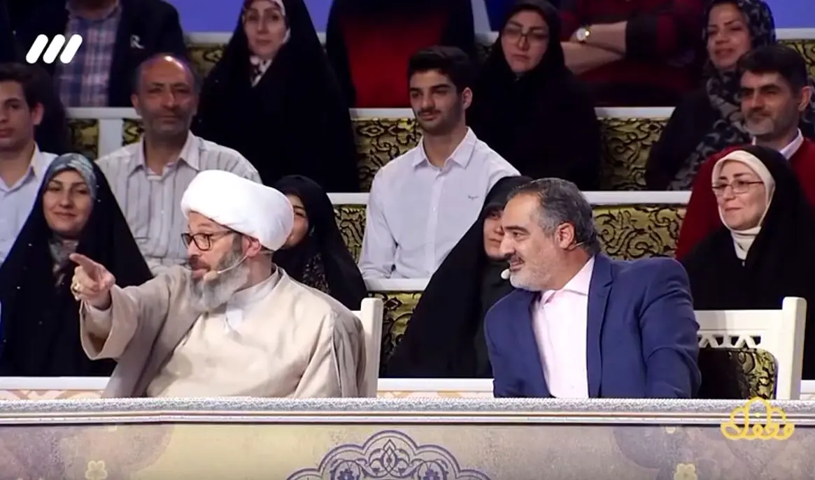 آواز خواندن یک روحانی روی آنتن صداوسیما/ ویدئو