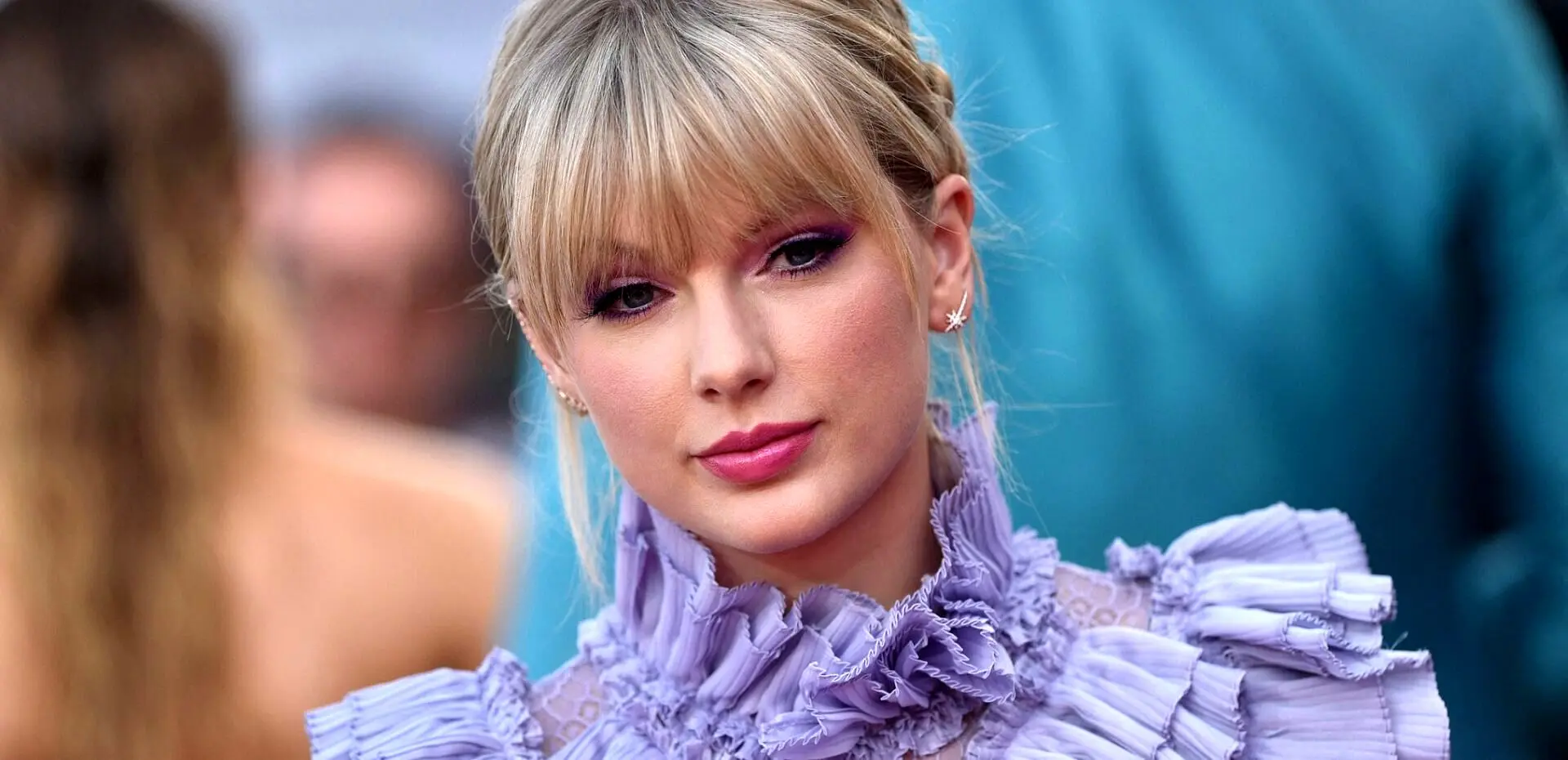 حمله طرفداران تیلور سوئیفت به صفحه جک جینهال به خاطر افشاگری این خواننده از ضربه روحی‌اش