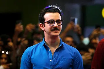 عکس بامزه از کودکی علی شادمان در کنار مادرش

