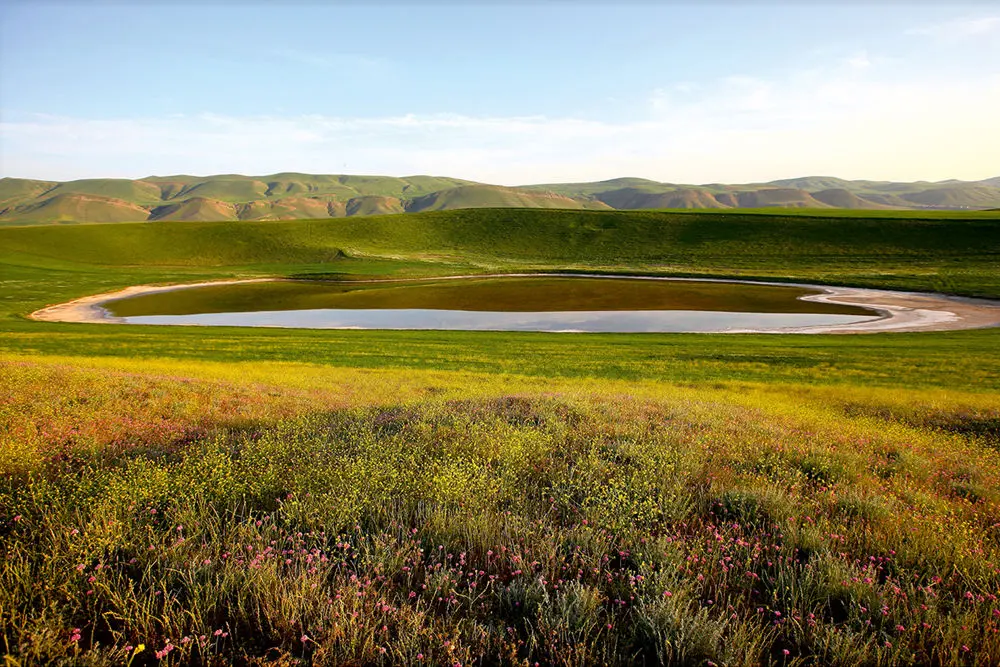 دریاچه شورگل اردبیل:جواهری طبیعی با مزایای درمانی