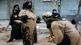 تصاویری دیدنی از آیین «گل مالی» مردم خرم آباد در روز عاشورا