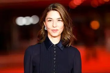 خانم بازیگر از چه چیزی ناراحت است؟
