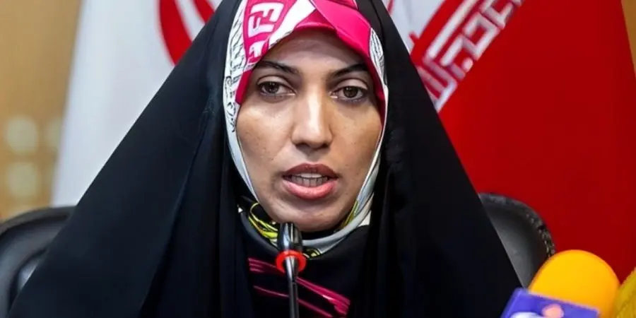 حمله تند و توهین آمیز آمنه سادات ذبیح پور به محمود احمدی نژاد
