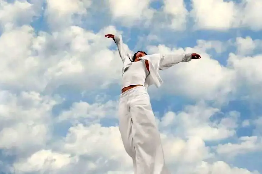 سفیدِ بی‌تفاوت/ جنجال رنگ سال بنتون