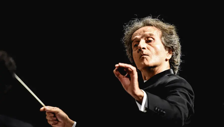 شهرداد روحانی: به من گفتند چرا دست‌هایت را بیمه نمی‌کنی؟