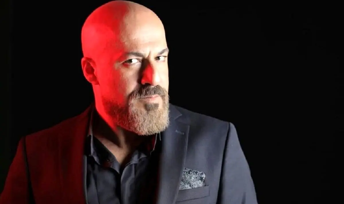 امیر آقایی با تیپ و استایلی متفاوت تر از همیشه در یک مراسم
