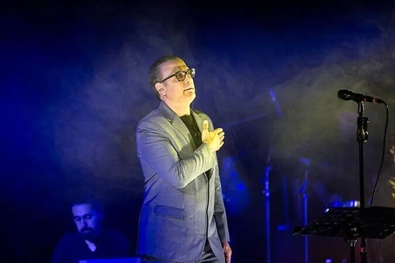 آواز علیرضا قربانی در استادیوم فوتبال؛ جدی می‌فرمایید؟
