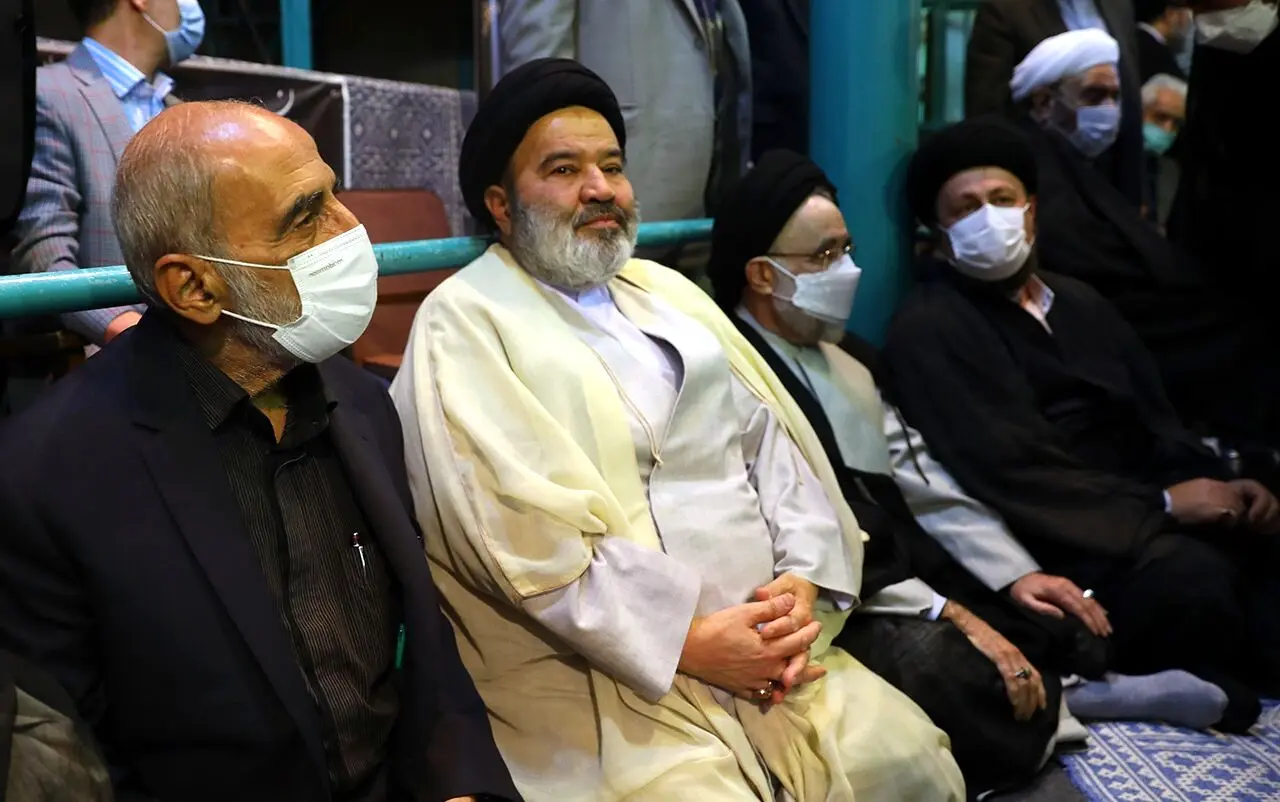 حسین شریعتمداری : آقای دعایی چهره ای دلسوز و مردمی بود/ با وجود اختلاف نظرات همیشه احترام یکدیگر را داشتیم