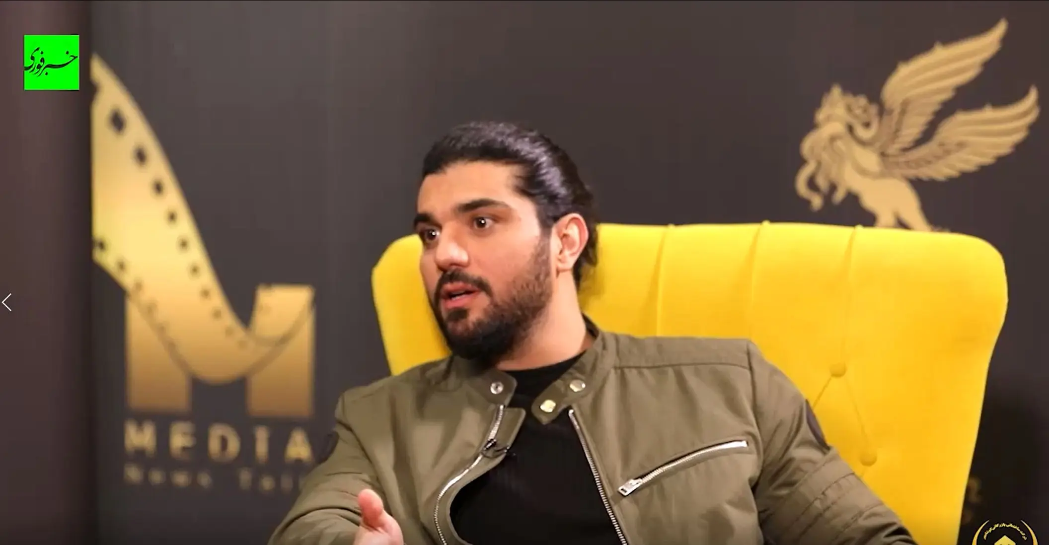 گفتگوی جنجالی با «سینا مهراد» / از ماجرای ریحانه پارسا و حواشی سریال پدر تا داستان سکانس پُرحاشیه صیغه موقت با شکلات در سریال «آقازاده»