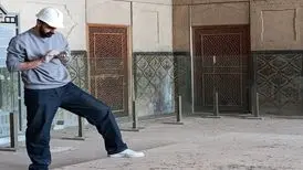 جمع‌آوری قطعات فروریخته کاخ چهلستون