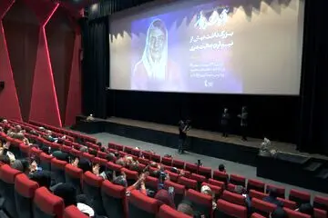 شب پرستاره‌ به احترام برومند؛ هنرمندان از احترام و بزرگ‌منشی این بانوی هنرمند سخن گفتند

