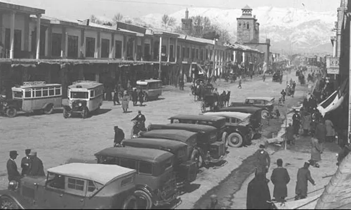 سفری خاطره‌انگیز به تهران قدیم در نوروز ۱۳۲۰