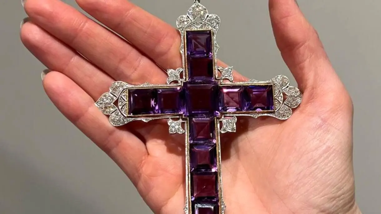 کیم کارداشیان گردنبند "صلیب عطاالله" پرنسس دایانا را خرید
