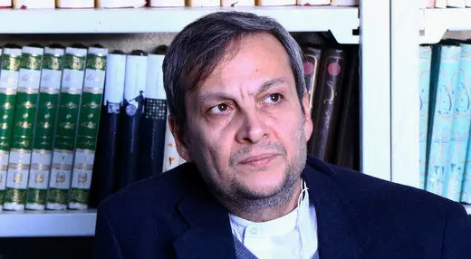 علی میرفتاح کرگدن را به نمایشگاه برد
