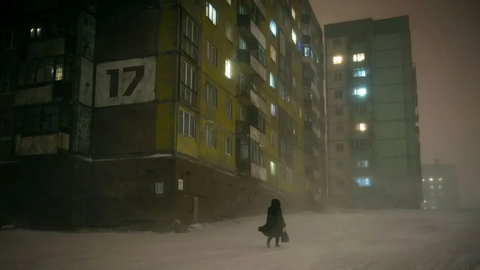 نگاهی به افسرده کننده ترین شهر جهان؛ از رودخانه ای به رنگ خون تا ۴۵ روز تاریکی مداوم