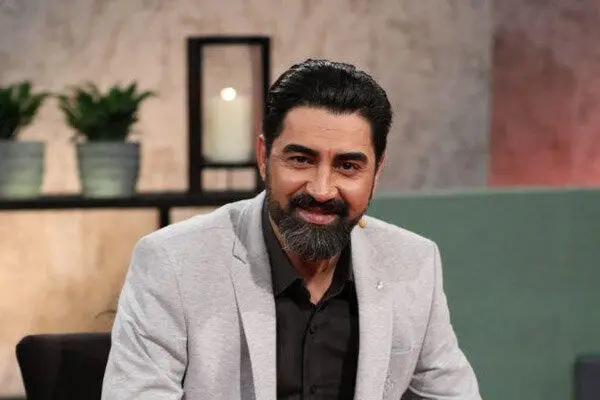 مولانا خوانی محمدرضا علیمردانی در مراسم ازدواج مریم مومن
