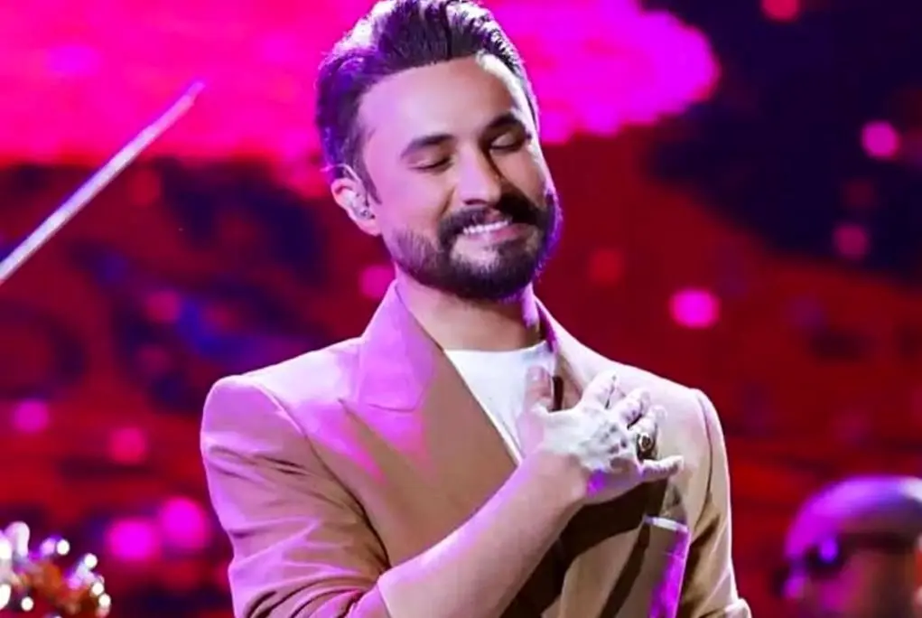 راغب خواند: چو ایران مباشد تن من مباد