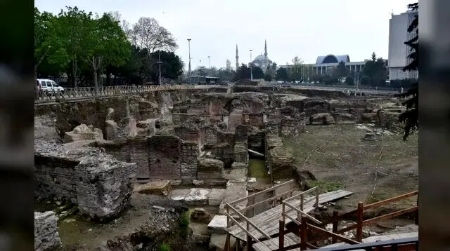 کشف تالار مخفی و تونل ۱۵۰۰ساله + عکس
