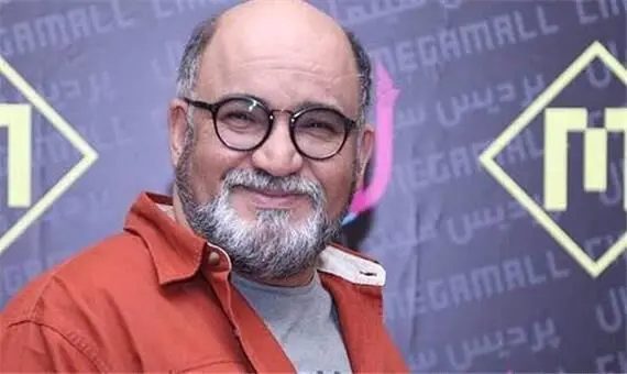 انتقاد کنایه آمیز نادر سلیمانی از بی توجهی مسئولین آبادان به فضای سبز شهر + فیلم 
