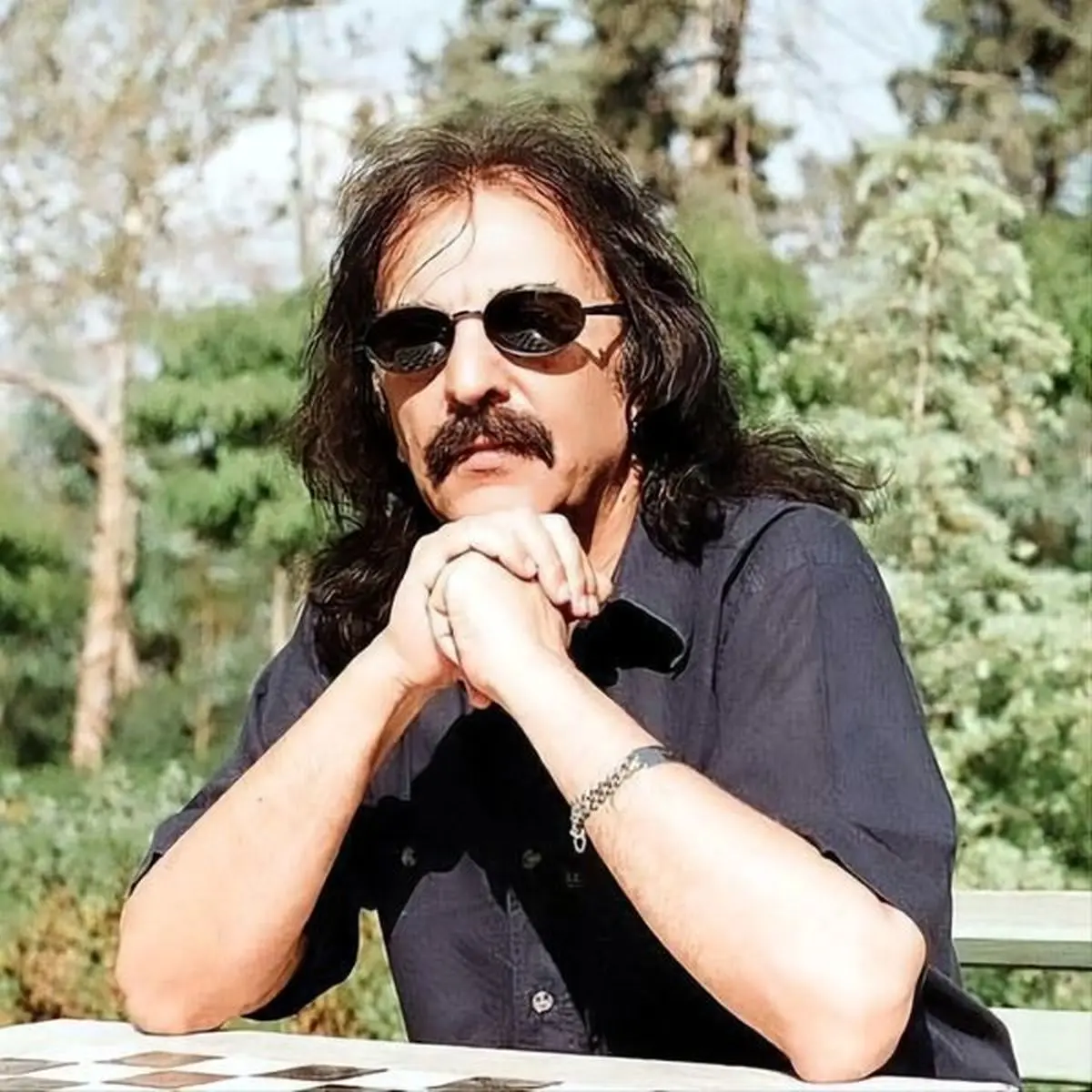 تصاویری دیده نشده از کنسرت کورش یغمایی در کیش/ ویدئو
