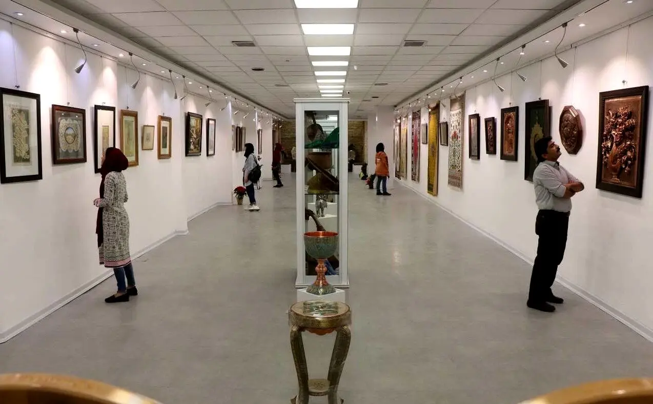 تماشای «کمدی آفتاب» و «خیالی از باغ» در گالری‌گردی خرداد
