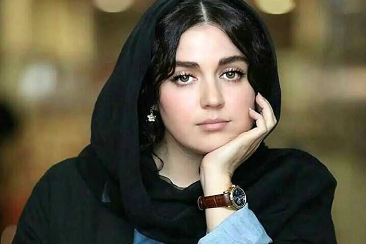 افسانه پاکرو: محمدرضا گلزار تنها پسر شایسته ایران است/ویدیو