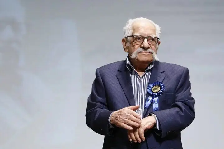 چه کسی منشور کورش را به فارسی ترجمه کرد؟
