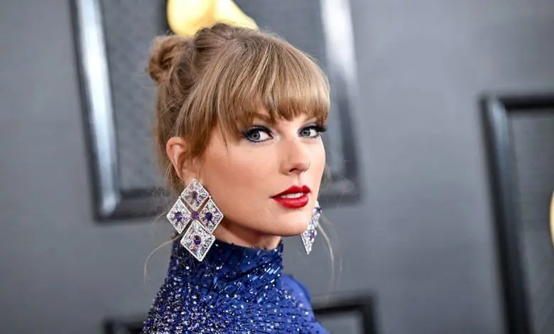 این خانم خواننده و بازیگر رسما میلیاردر شد
