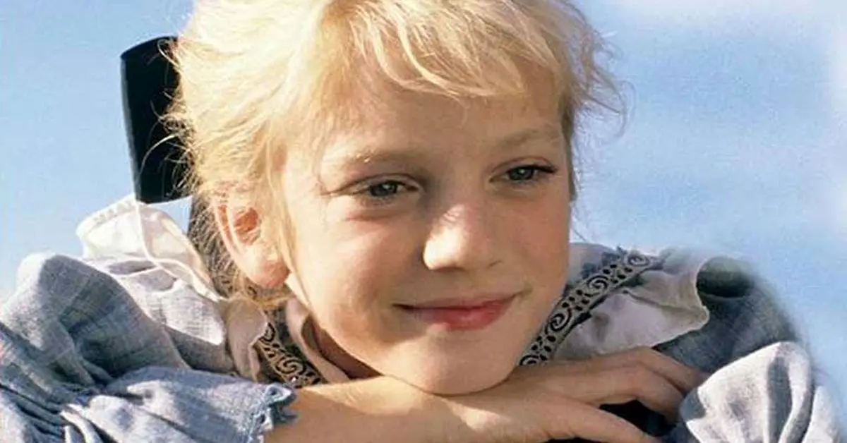 چهره جدید سارا استنلی قصه‌های جزیره در 44 سالگی