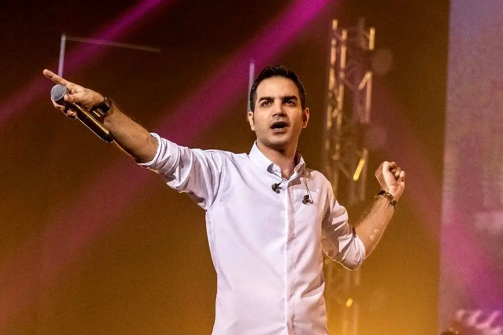 لغو کنسرت محسن یگانه بخاطر گرفتگی صدایش